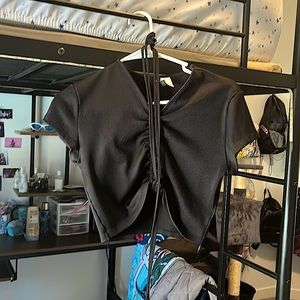 Black crop top shirt